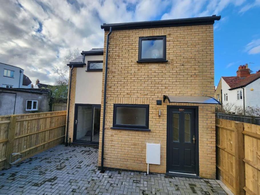 Charming New 2Br Detached House-Central Headington- Wi-Fi, Netflix, Top Location Oxford Exterior photo